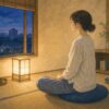 夜の畳の部屋で座って呼吸法を試す人のイラスト